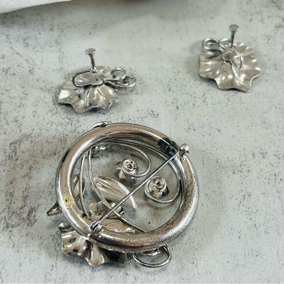 Vintage Sterling Silver Red Stone Floral Brooch Screw Back Earrings Set - Picture 11 of 13